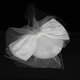 wholesale Women small white church hats satin bowknot beret mesh veil pillbox hat Kentucky Derby bride hats wedding new arrival